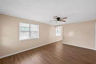 111 E Dawn Dr, Robinson, TX 76706 - Photo 3