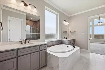 1713 Roundtree Circle E, Fort Worth, TX 76008 - Photo 23