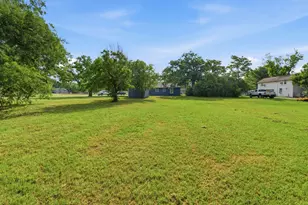 203 N Kickapoo St, Lipan, TX 76462 - Photo 25