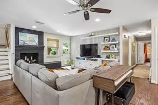 9605 Crestedge Dr, Dallas, TX 75238 - Photo 9