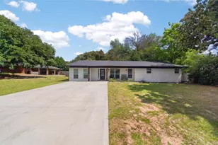 614 Colonial Dr, Athens, TX 75751 - Photo 1