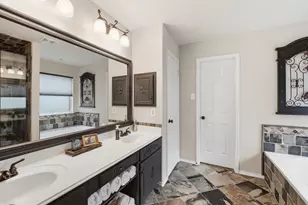 205 Benton Dr, Roanoke, TX 76262 - Photo 17
