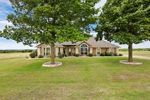 7520 Muirfield Dr, Cleburne, TX 76033 - Photo 1