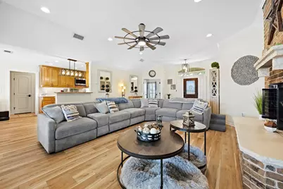 7520 Muirfield Drive, Cleburne, TX 76033 - Photo 9