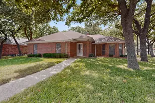 7517 Crosstimbers Ln, North Richland Hills, TX 76182 - Photo 1