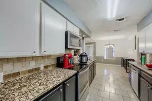 8437 Glenann Dr, North Richland Hills, TX 76182 - Photo 9