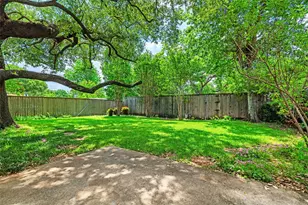 8114 Clearsprings Rd, Dallas, TX 75240 - Photo 25