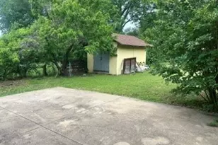 3201 Sanders Dr, Garland, TX 75042 - Photo 25