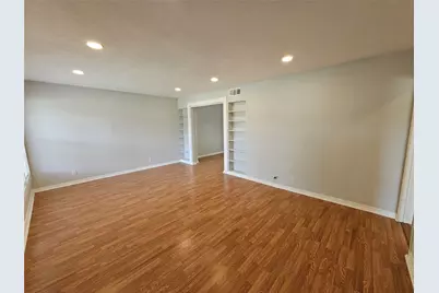 2023 E Illinois Avenue, Dallas, TX 75216 - Photo 5