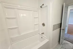 2023 E Illinois Ave, Dallas, TX 75216 - Photo 17