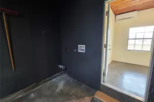 2023 E Illinois Ave, Dallas, TX 75216 - Photo 23
