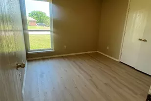 908 Cedar Ridge Ln, Burleson, TX 76028 - Photo 17