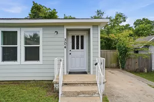 304 W Texas St, Denison, TX 75020 - Photo 3