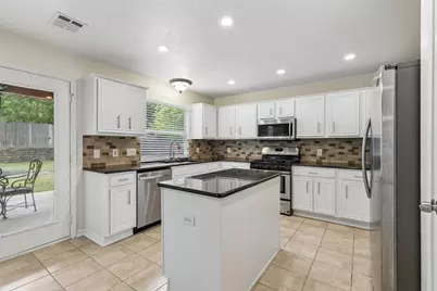 9025 Hampton Court, McKinney, TX 75071 - Photo 5