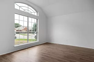 6234 St Leonard Dr, Arlington, TX 76001 - Photo 5