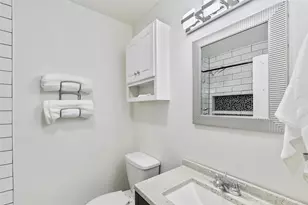 201 E 12th St, Dallas, TX 75203 - Photo 11