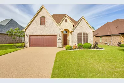 2304 Marseilles Court, Granbury, TX 76048 - Photo 3