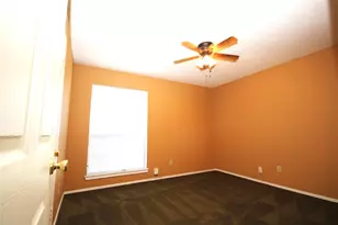 109 Australia Ct, Glenn Heights, TX 75154 - Photo 13