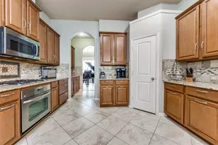 360 Falstaff Dr, Roanoke, TX 76262 - Photo 7
