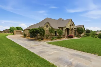 6900 Breezy Bluff Court, Fort Worth, TX 76126 - Photo 3