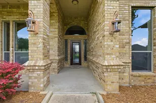 6900 Breezy Bluff Ct, Fort Worth, TX 76126 - Photo 5