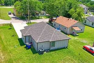308 Ave A, Ennis, TX 75119 - Photo 29