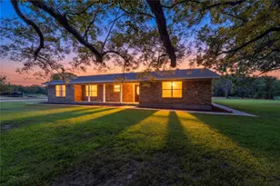 2566 Co Rd 147, Gainesville, TX 76240 - Photo 1