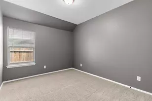 2120 Blakely Ct, Fort Worth, TX 76134 - Photo 9