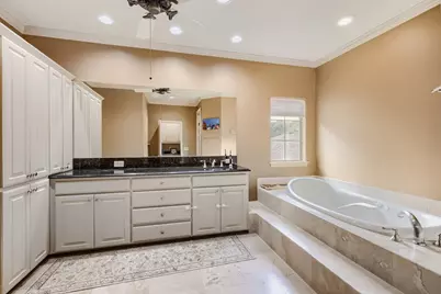 6033 Daven Oaks Drive, Dallas, TX 75248 - Photo 11