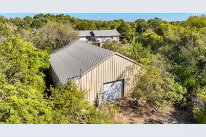 1922 W Pleasant Run Road, DeSoto, TX 75115 - Photo 9