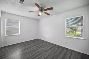 2018 S Center St, Arlington, TX 76010 - Photo 11
