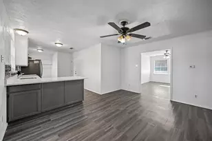 2018 S Center St, Arlington, TX 76010 - Photo 5