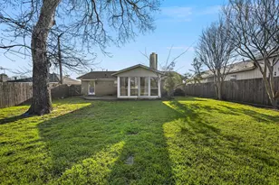2018 S Center St, Arlington, TX 76010 - Photo 17