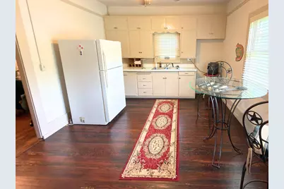 902 W Pearl Street, Granbury, TX 76048 - Photo 9