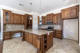5500 Ledgestone Dr, Fort Worth, TX 76132 - Photo 5
