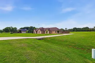 2425 Pecan Springs Rd, Cleburne, TX 76031 - Photo 5