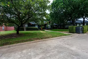 104 Creekside Ct, Kennedale, TX 76060 - Photo 3