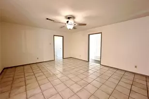 1209 Irwin Dr, Hurst, TX 76053 - Photo 5