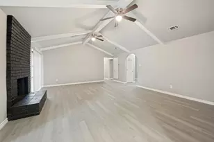2105 Cottie Ln, Arlington, TX 76010 - Photo 9