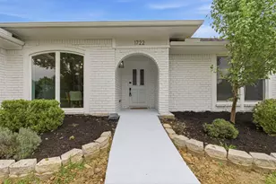 1722 Rosemeade Cir, Carrollton, TX 75007 - Photo 5