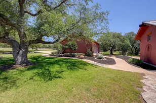 15425 Fitzhugh Rd, Dripping Springs, TX 78620 - Photo 7