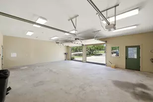15425 Fitzhugh Rd, Dripping Springs, TX 78620 - Photo 27