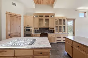 15425 Fitzhugh Rd, Dripping Springs, TX 78620 - Photo 13