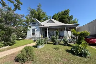 504 W Wardville St, Cleburne, TX 76033 - Photo 1