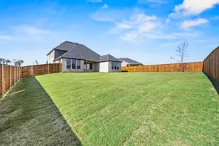 10021 Cresent Dr, Providence Village, TX 76227 - Photo 25
