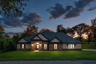 1028 W Day St, Denison, TX 75020 - Photo 1