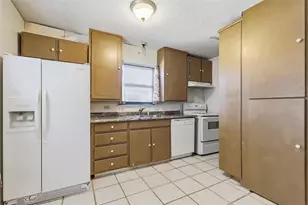 3822 Ragged Rock Ct, Joshua, TX 76058 - Photo 5