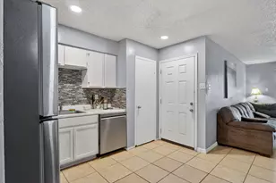 8110 Skillman St, Dallas, TX 75231 - Photo 11