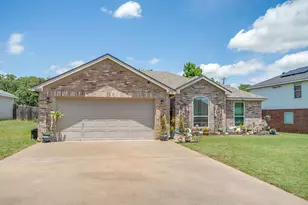 322 Dalhart Dr, Weatherford, TX 76086 - Photo 1