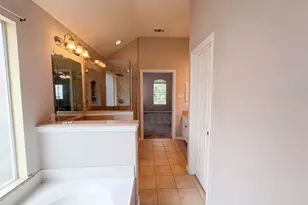10330 Sandbar Dr, Irving, TX 75063 - Photo 17